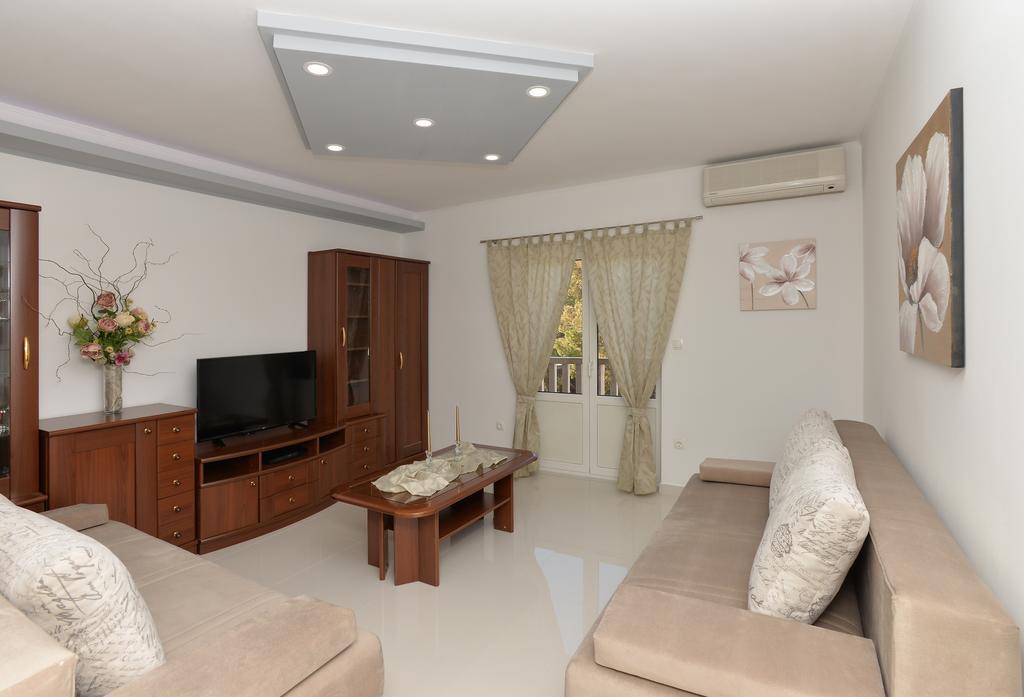 Ivana Apartments Макарска Экстерьер фото