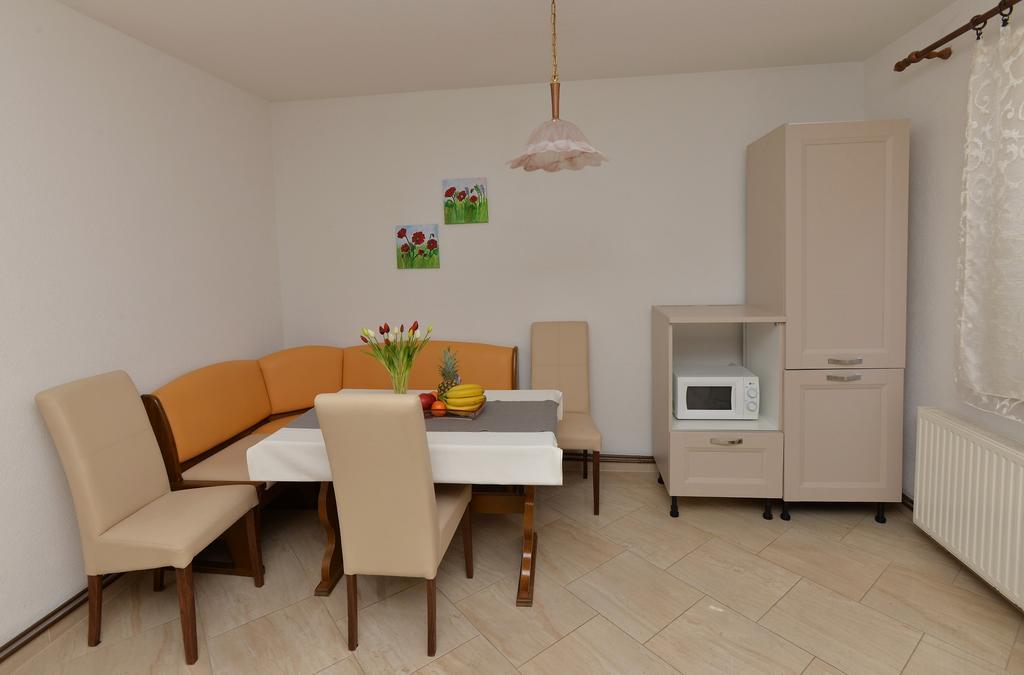 Ivana Apartments Макарска Экстерьер фото