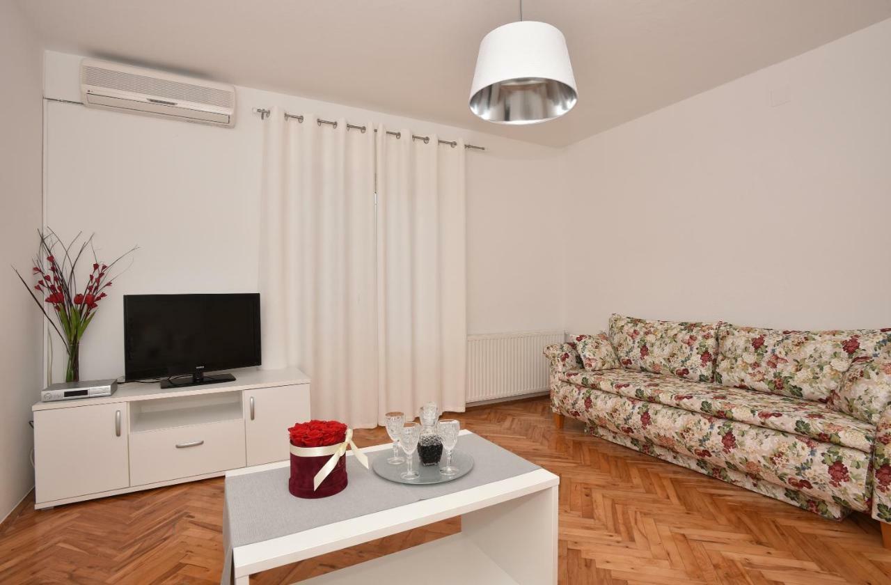 Ivana Apartments Макарска Экстерьер фото