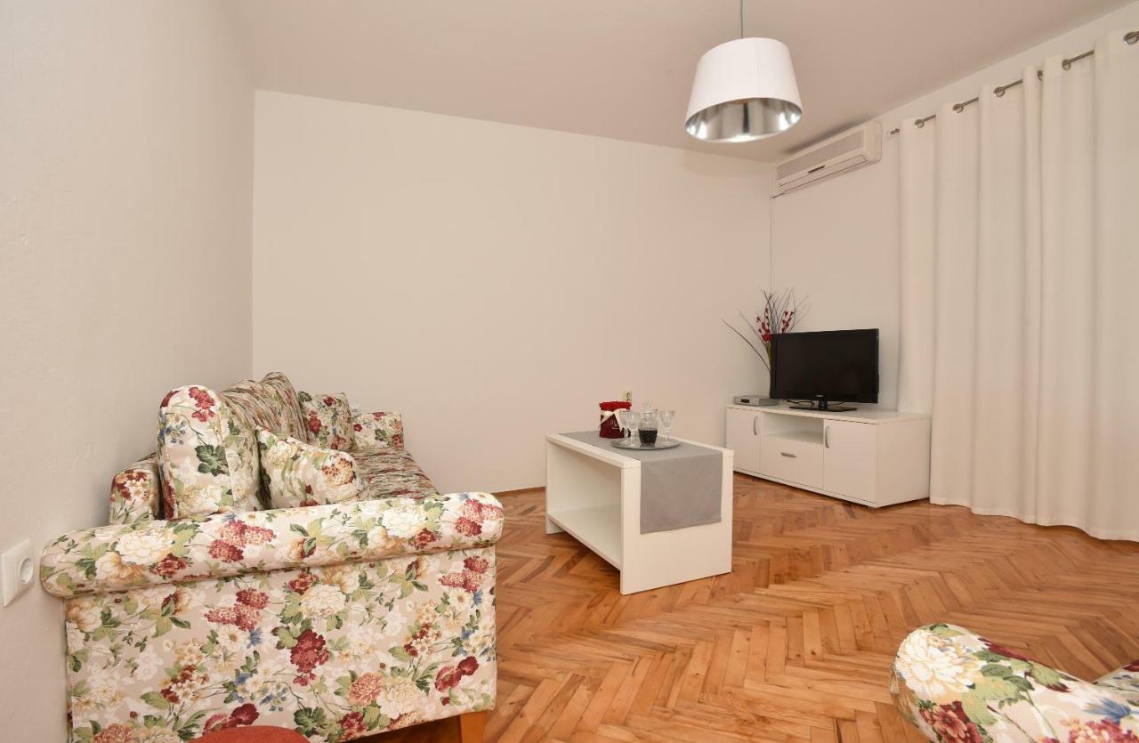 Ivana Apartments Макарска Экстерьер фото