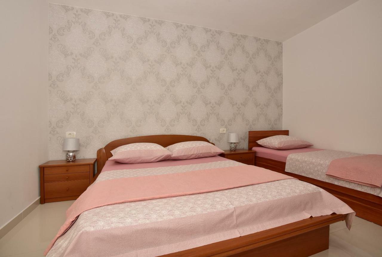 Ivana Apartments Макарска Экстерьер фото