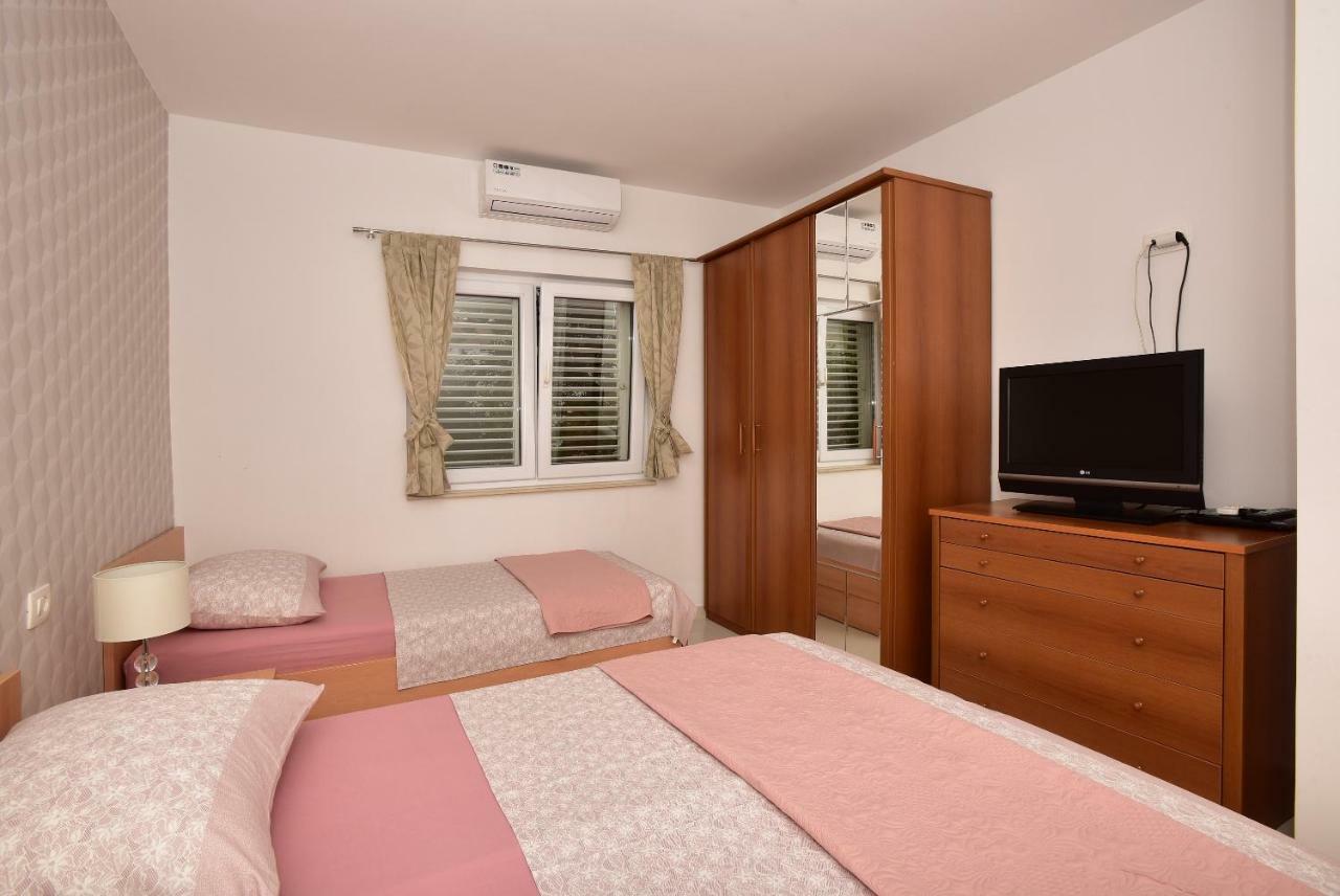 Ivana Apartments Макарска Экстерьер фото